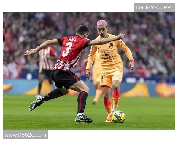 黄蜂与老鹰激战正酣11月26日精彩对决引发球迷热议